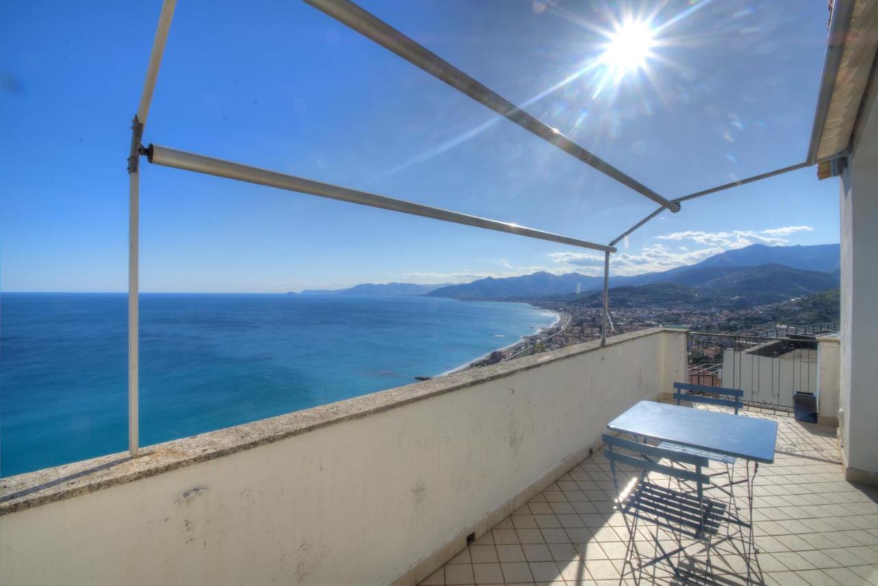 Villa Ischia Attico Sul Mare A Verezzi Borgio Verezzi Exteriör bild